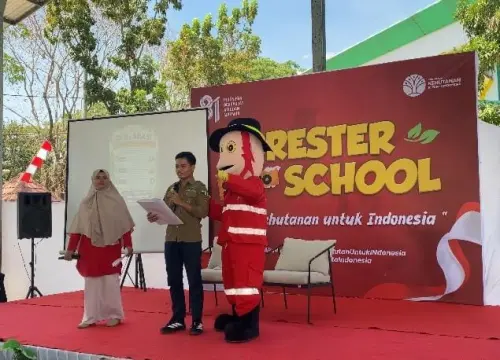 Santri Darul Arqam Deklarasi Peduli Hutan, Menyiapkan Generasi Pewaris Alam