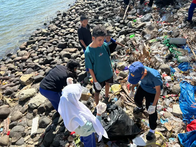 Menyemai Harapan dari Pesisir Lae-Lae, Mahasiswa dan Anak Pulau Merawat Ruang Hidup