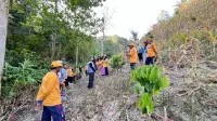 KKN Tematik II UNG Dampingi Petani Desa Modelidu Terapkan Teknik Konturing pada Lahan Miring