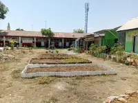 Mengelola Sampah, Menanam Sayur, Kisah dari Sekolah Dasar di Makassar Menumbuhkan Pendidikan Lingkungan Sejak Dini