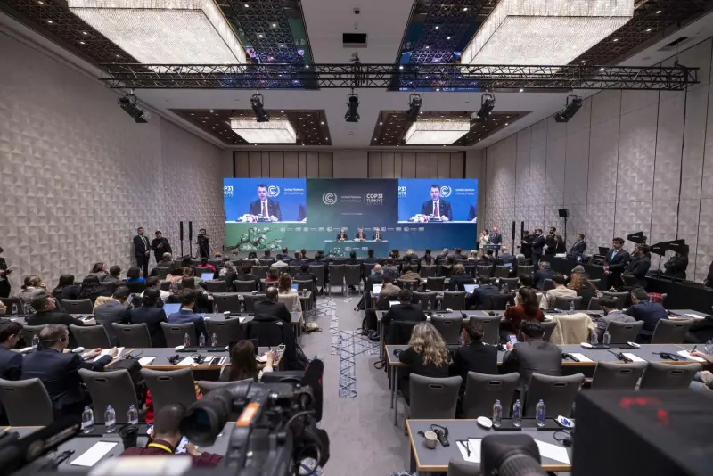Konsolidasi NDC dan Pendanaan Iklim Memanas Menjelang COP31, Negara Berkembang Tolak Utang Hijau dan Desak Transparansi Emisi