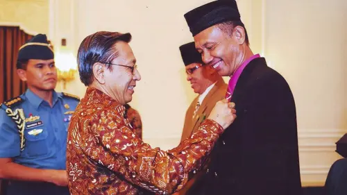 Aziil Anwar Membangkitkan Pesona Mangrove di Karang Cadas