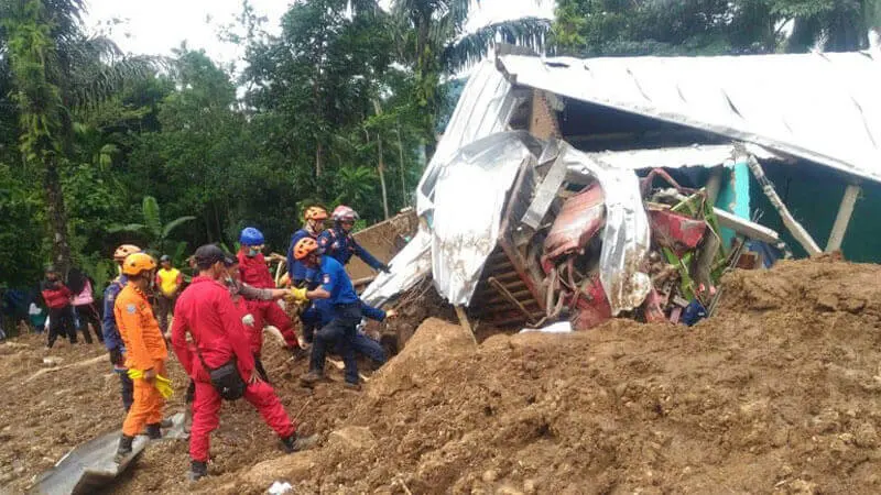 Manggala Agni KLHK Bantu Korban Banjir di Gowa
