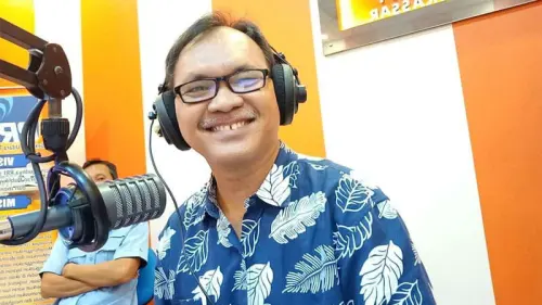 Patok di Tengah Petak Sawah