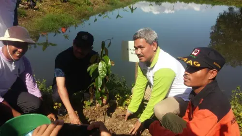 Sebanyak 20 Ribu Mahasiswa Unismuh Makassar akan Beribadah dengan Menanam Pohon