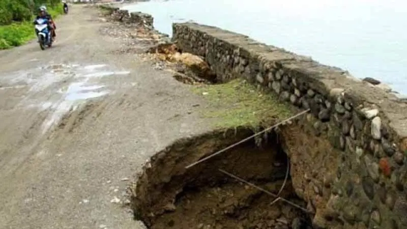 Agus Cemas, Bibir Pantai Pasangkayu Bergeser 2,5 Kilometer