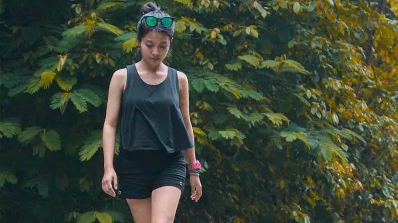Baik Ditiru, Traveler Cantik Ini Berbagi 7 Tips Ramah Lingkungan Saat Berwisata Alam