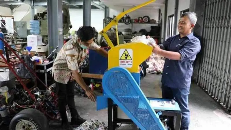 Perangi Sampah Plastik, Peneliti UGM Ciptakan Mesin Pencacah, Ini Keunggulannya