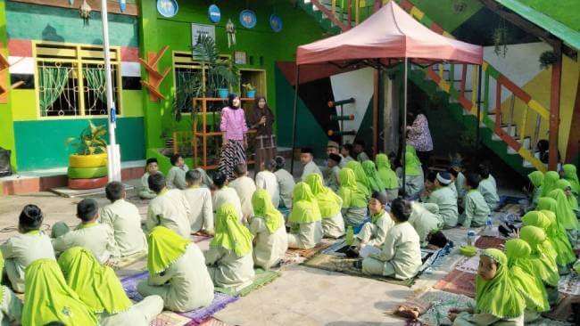 Binaan Sekolah Adiwiyata Nasional Memperingati Hari Air Sedunia