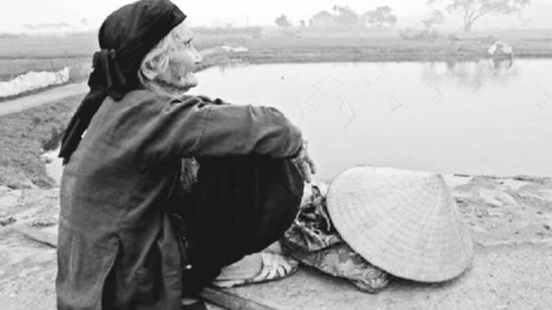 Membaca Firasat Sunyi di Matamu