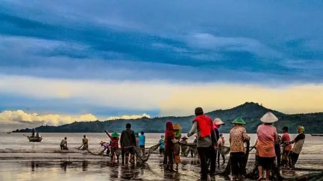 Aktivis Lingkungan Menilai Perda RZWP3K Ancam Masyarakat Adat Pesisir dan Kebudayaannya
