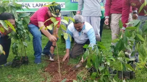 Spirit Menanam di Hari Hutan Menggema Hingga di Lapas Maros