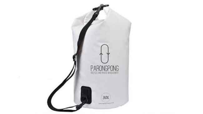 Parongpong, Menyulap Spanduk Sisa Kampanye Menjadi "Trash Bag"