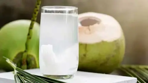 Mengulik Fakta Air Kelapa sebagai Penangkal Vaksin dan Manfaatnya