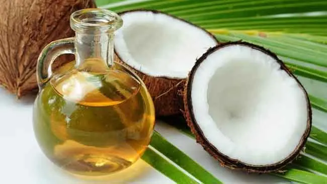 Selain untuk Bahan Masakan, Ini Manfaat Lain Minyak Kelapa