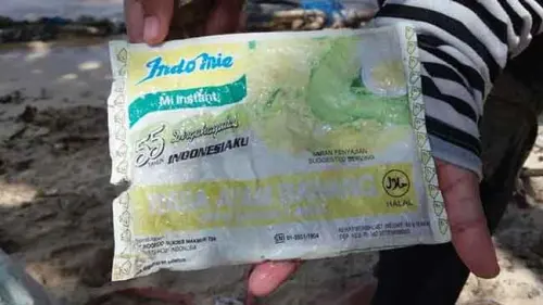 Viral, Foto Pembungkus Indomie Bertuliskan 55 Tahun Indonesia yang Mencemaskan Netizen