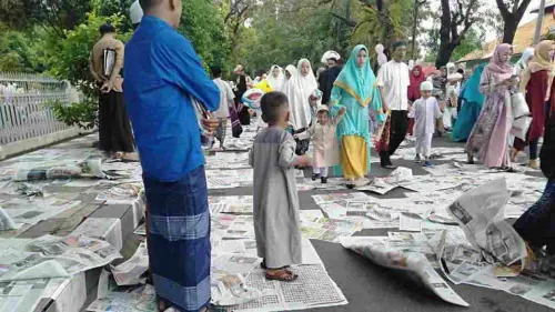 Kita yang Terbiasa Menelantarkan Sampah Koran Bekas