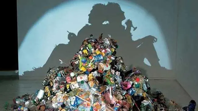 Resah Lihat Tumpukan Sampah, Mahasiswa UMK Ciptakan Tempat Sampah Berbasis Internet