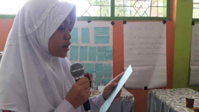 CARE International Latih Anak Kampanye Sanitasi Melalui Tulisan