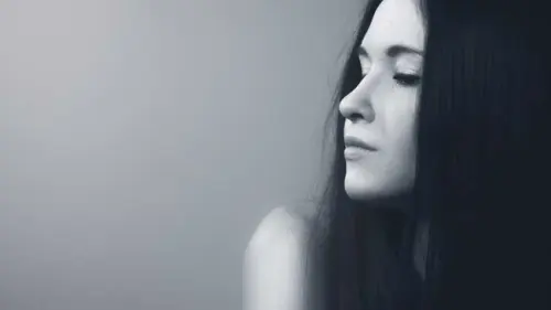 Ingin Rambut Cepat Panjang dan Tebal? Konsumsi 4 Vitamin Ini!