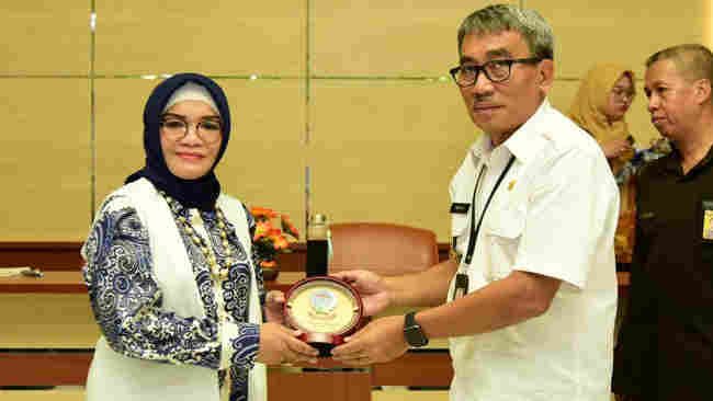Pesan Lingkungan Istri Gubernur Sulsel di Hadapan CPNS Muda