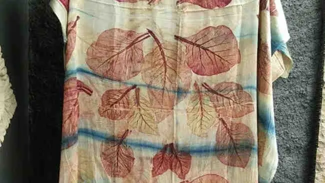 Teknik  <em>Ecoprint</em> Hadirkan Busana yang  <em>Ecofriendly</em>