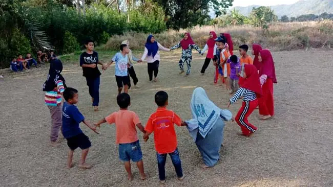 Disambangi Mahasiswa Jepang, Komunitas Tobonga Pamerkan Teater Pematang Sawah