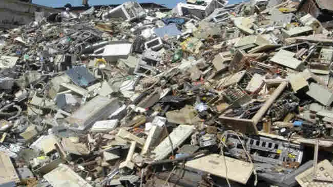 Menyorot Bahaya Sampah Elektronik