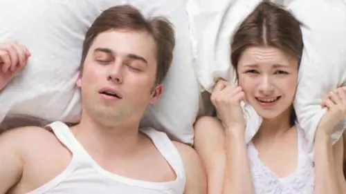 Tidur Mendengkur, Atasi dengan Cara Sederhana Ini!
