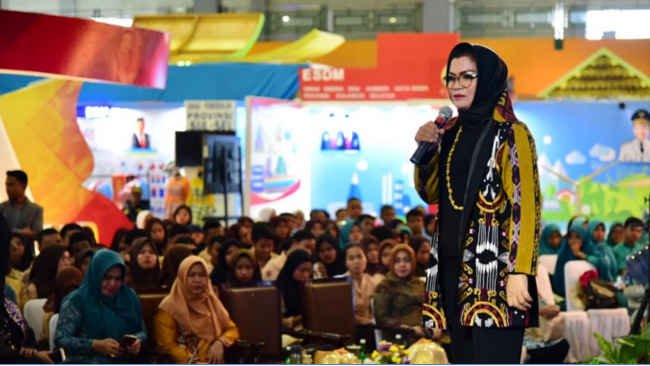Bahas Bahaya Plastik, Lies Nurdin Ajak Siswa Komitmen Gunakan Tumbler