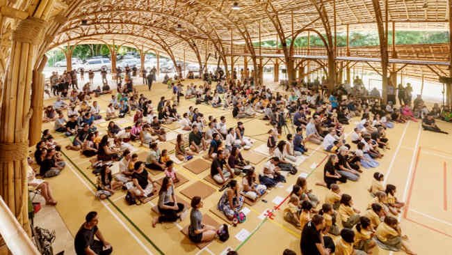Tentang Sekolah Internasional, Gedungnya dari Bambu dan Nol Karbon