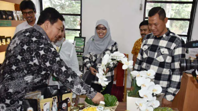 Bangkitkan Persuteraan Alam dengan Pengembangan Telur Ulat Sutera
