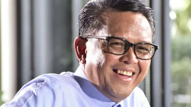 Kemarin, Nurdin Abdullah dan A. Misbawati "Sah" Jadi Tokoh Hutan Sosial