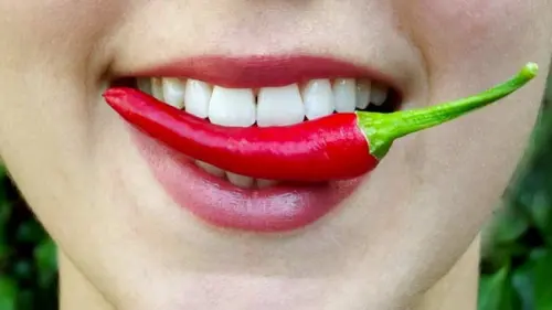 Konsumsi Makanan Pedas Sebabkan Ambeien, Begini Mencegahnya