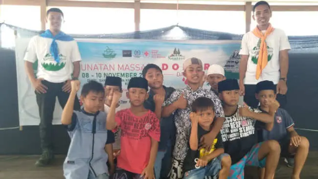 Peduli Sesama Opab Gempa Makassar Gelar Sunatan Massal