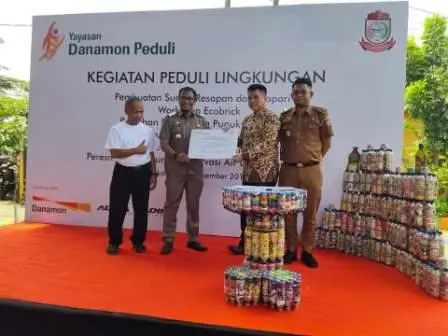 Danamon Peduli Lingkungan, dari Pembuatan Biopori hingga Ecobrick