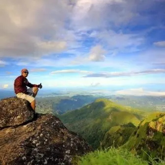 Dilema Pariwisata di Tengah Krisis Lingkungan