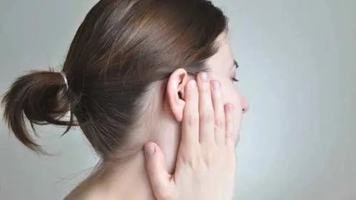 Telinga Sakit Saat Flu dan Pilek? Redakan dengan Cara Ini!