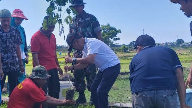 Tularkan Spirit Hijau, Bupati Jeneponto Tanam Pohon