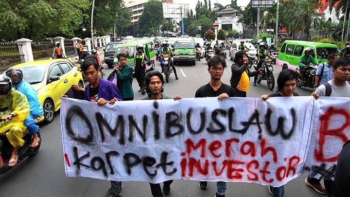 Tanda Tanya Besar di Balik Lenyapnya Izin Lingkungan di Omnibus Law Cipta Kerja