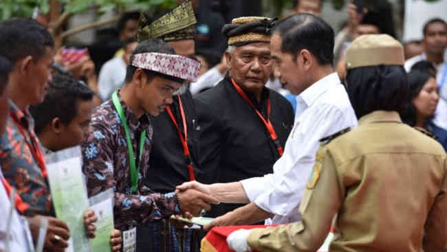 Sekolah Adat sebagai Gerakan Pelestarian Sistem Pendidikan Adat