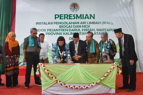 KLHK Bangun IPAL dan MCK di Pesantren Darul Hijrah Martapura Kalsel