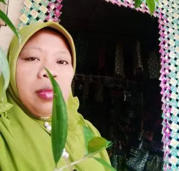 Margini, Ratu Daur Ulang Sampah dari Riau yang Karya-Karyanya Memukau