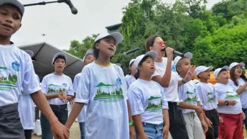 Memetik Pesan dari Nanyian Anak SLB Labuan Bajo Perihal Sampah