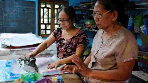 Sampah Plastik Jadi Lahan Nafkah Perempuan Myanmar