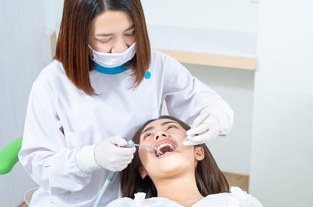 Filosofi Profesi Dokter sebagai Pejuang Kemanusiaan