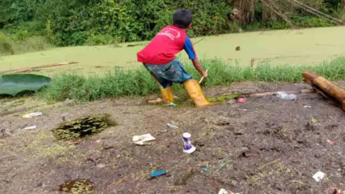 Bagaimana Bisa Plastik Merampas Keperawanan Danau Lurayya?