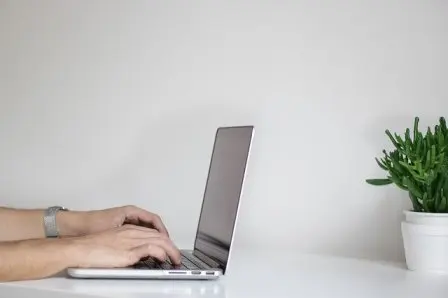Tips Produktif Menulis di Tengah Kesibukan dan Saat Lebih Banyak di Rumah