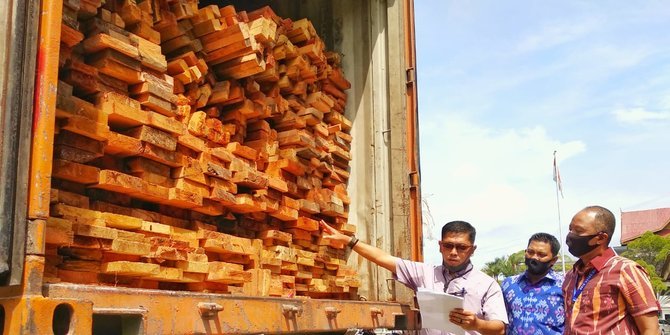 Polisi Sita Ribuan Keping Kayu Ilegal dari Kawasan SM Rimbang Baling