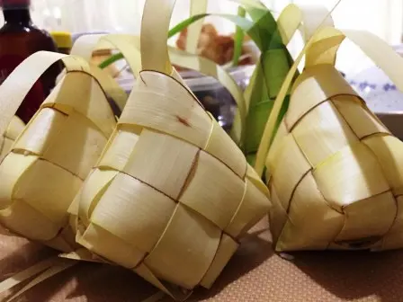 Coba Lakukan 7 Hal Ini, Agar Ketupat Tak Cepat Basi!